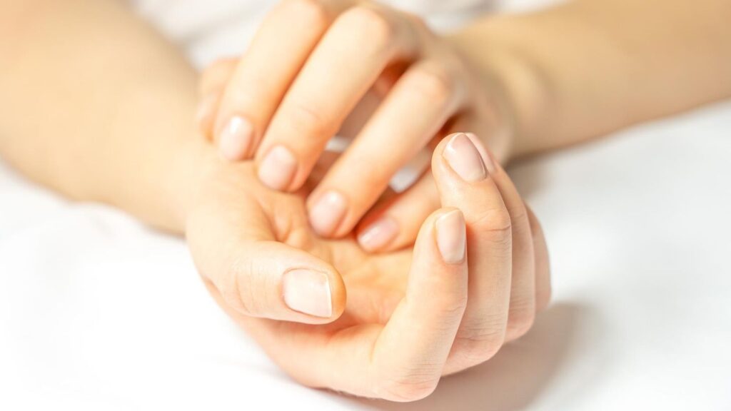 gelbe-finger-vom-rauchen.jpg