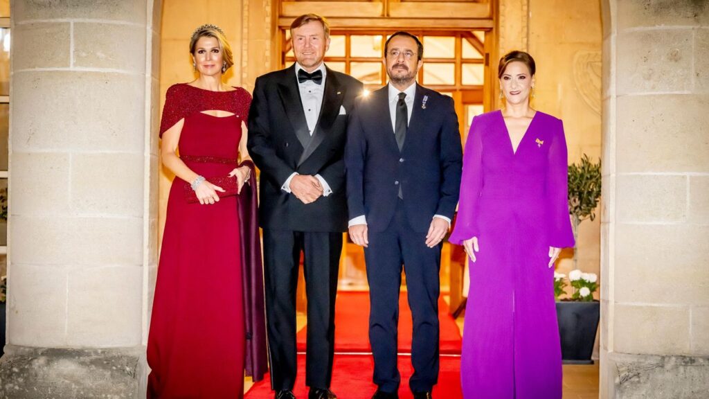 koenigin-maxima-rotes-kleid.jpg